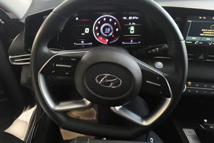 Used Hyundai Elantra 2022 1.5L CVT GLX Elite Edition Steering Wheel