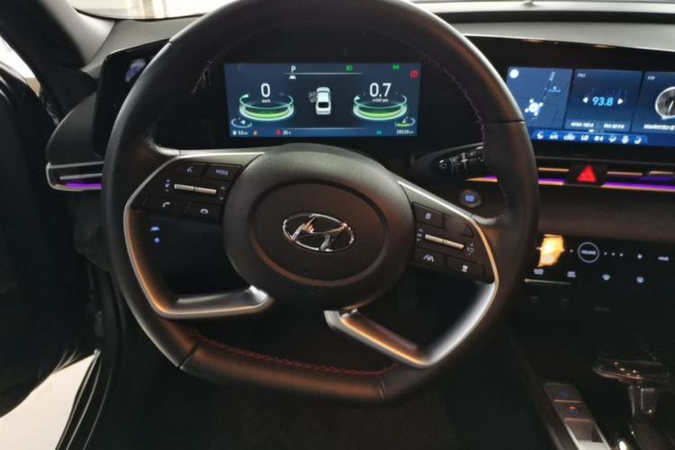 Used Hyundai Elantra 2022 1.5L CVT 20th Anniversary Edition Steering Wheel