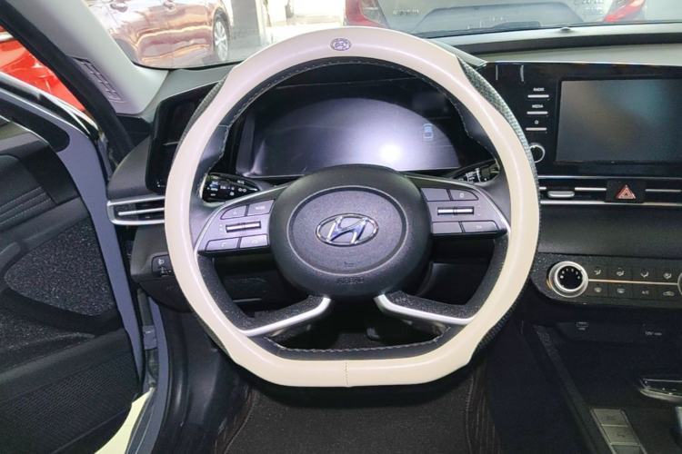 Used Hyundai Elantra 2022 1.5L CVT GLX Elite Edition Steering Wheel