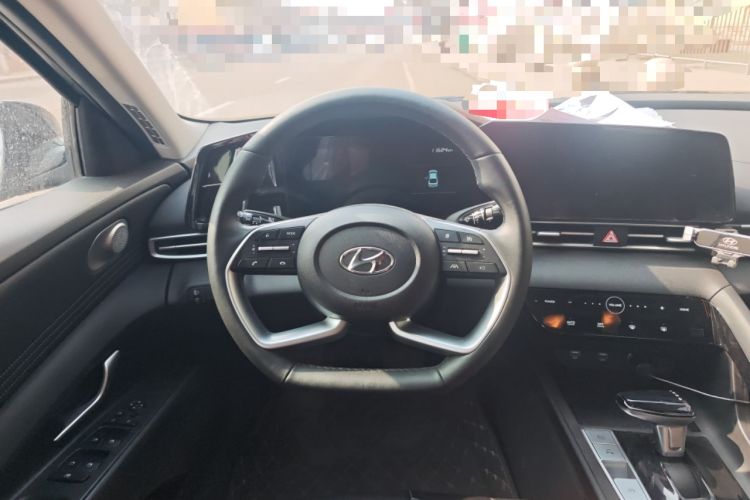 Used Hyundai Elantra 2022 1.5L CVT LUX Prestige Edition Steering Wheel