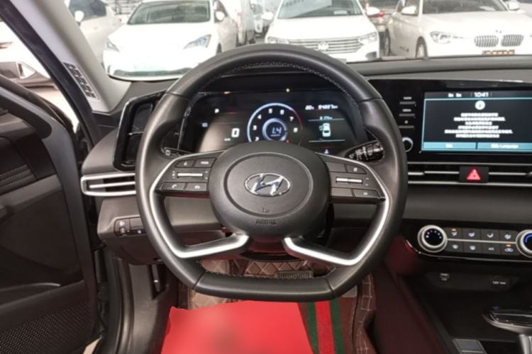 Used Hyundai Elantra 2022 1.5L CVT GLX Elite Edition Steering Wheel