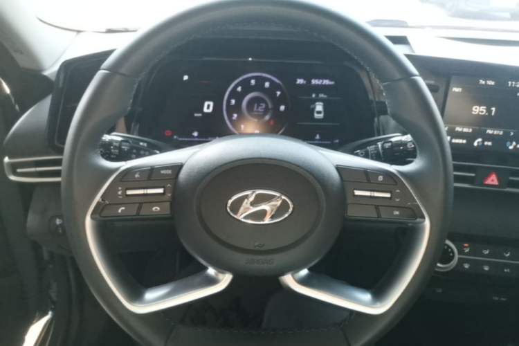 Used Hyundai Elantra 2022 1.5L CVT GLX Elite Edition Steering Wheel