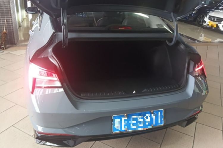 Used Hyundai Elantra 2022 1.5L CVT LUX Prestige Edition Trunk
