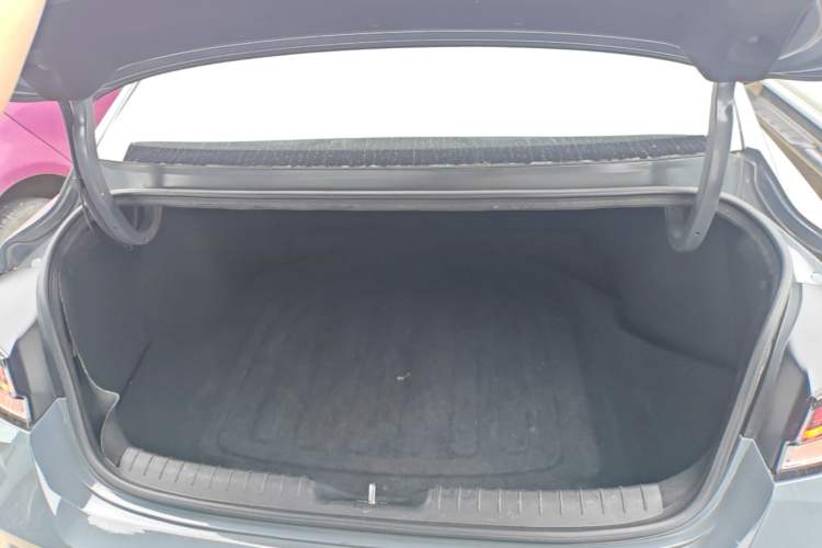 Used Hyundai Elantra 2022 1.5L CVT LUX Prestige Edition Trunk