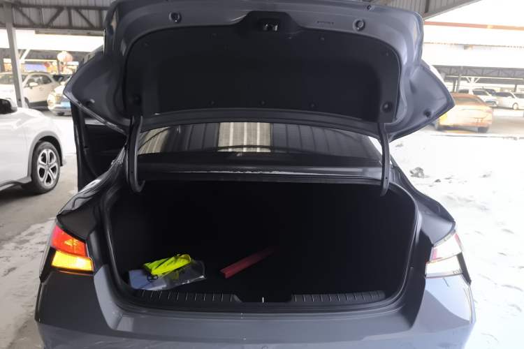 Used Hyundai Elantra 2022 1.5L CVT GLX Elite Edition Trunk