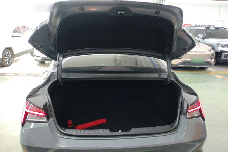 Used Hyundai Elantra 2022 1.5L CVT LUX Prestige Edition Trunk