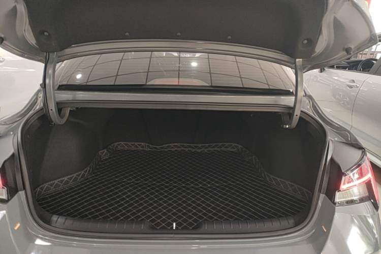Used Hyundai Elantra 2022 1.5L CVT LUX Prestige Edition Trunk