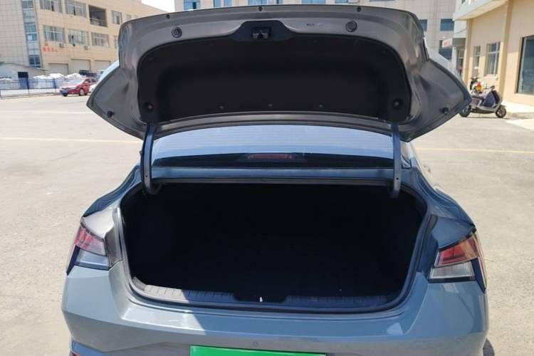 Used Hyundai Elantra 2022 1.5L CVT LUX Prestige Edition Trunk