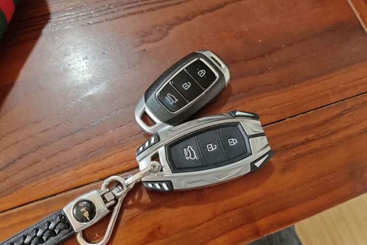 Used Hyundai Elantra 2022 1.5L CVT LUX Prestige Edition Vehicle Key