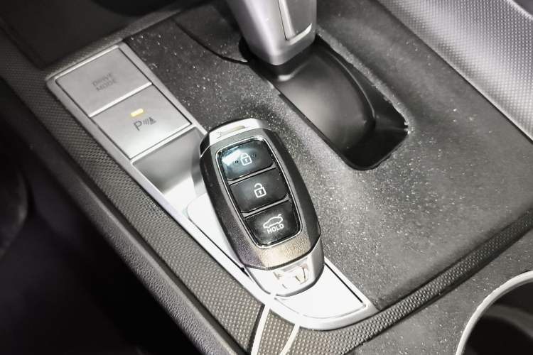 Used Hyundai Elantra 2022 1.5L CVT 20th Anniversary Edition Vehicle Key