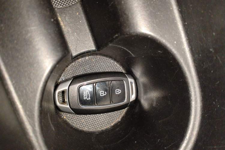 Used Hyundai Elantra 2022 1.5L CVT LUX Prestige Edition Vehicle Key