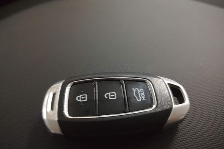Used Hyundai Elantra 2022 1.5L CVT GLX Elite Edition Vehicle Key