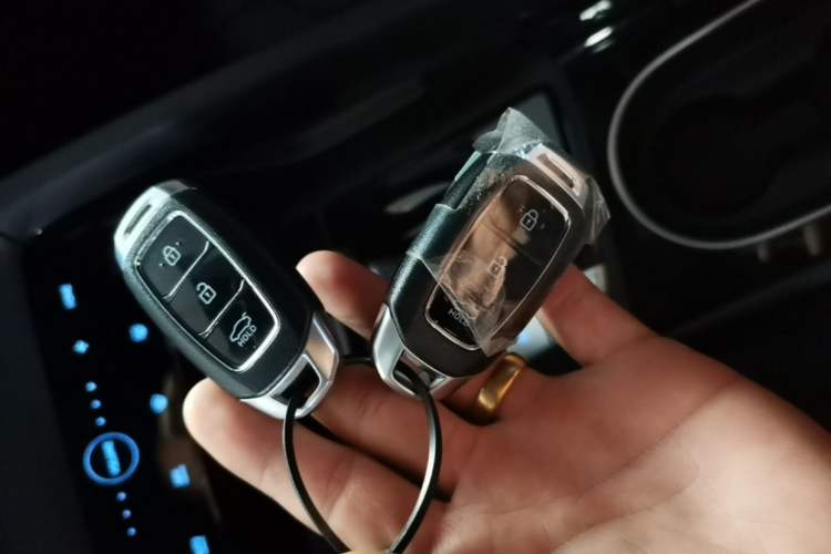 Used Hyundai Elantra 2022 1.5L CVT 20th Anniversary Edition Vehicle Key