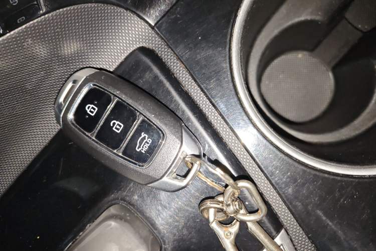 Used Hyundai Elantra 2022 1.5L CVT LUX Prestige Edition Vehicle Key