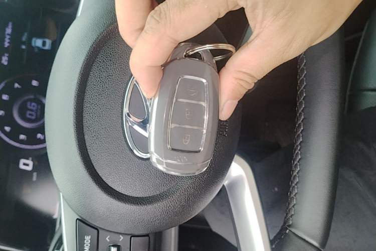 Used Hyundai Elantra 2022 1.5L CVT GLX Elite Edition Vehicle Key