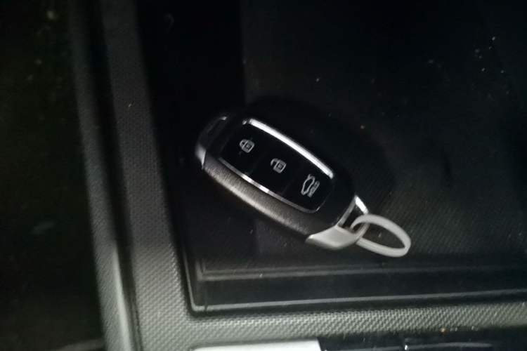 Used Hyundai Elantra 2022 1.5L CVT GLX Elite Edition Vehicle Key