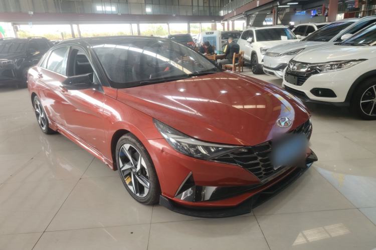 Used Hyundai Elantra 2022 1.5L CVT LUX Prestige Edition Front Right 45 Deg