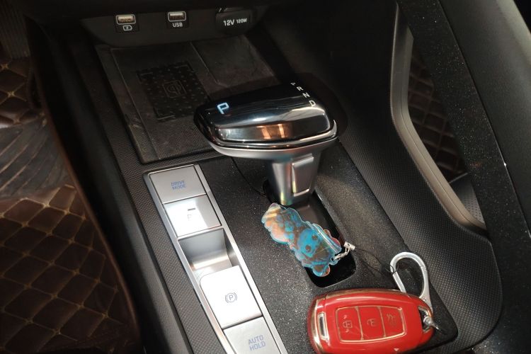 Used Hyundai Elantra 2022 1.5L CVT LUX Prestige Edition Gear Lever