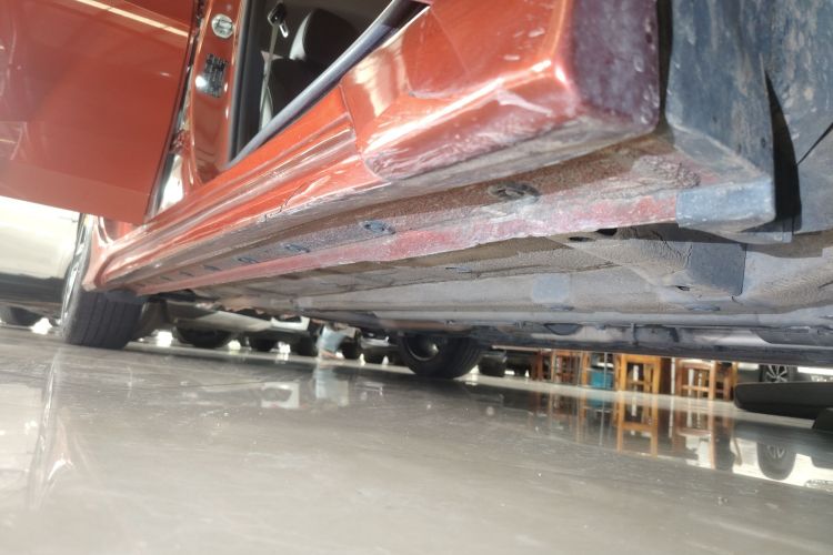 Used Hyundai Elantra 2022 1.5L CVT LUX Prestige Edition Right Side Sill