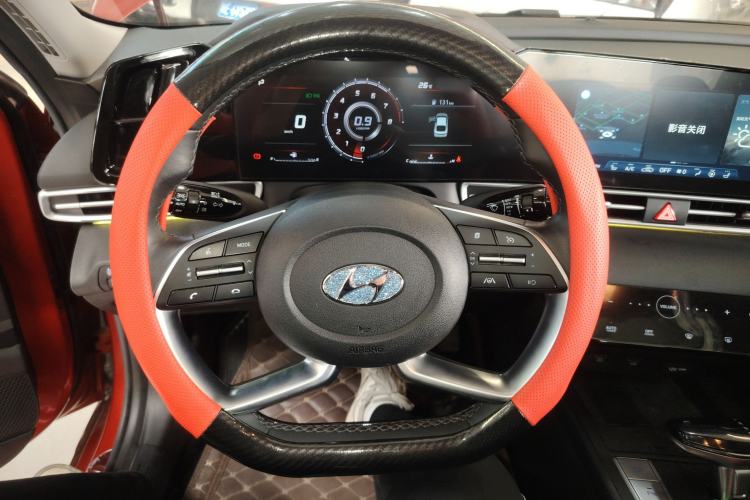 Used Hyundai Elantra 2022 1.5L CVT LUX Prestige Edition Steering Wheel
