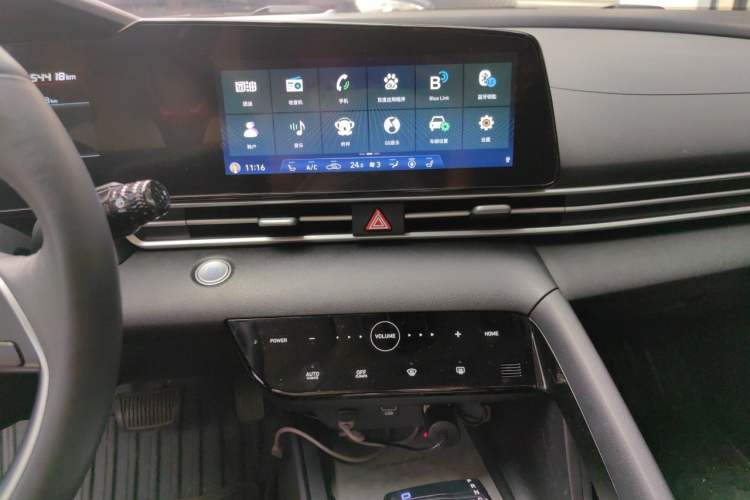 Used Hyundai Elantra 2022 1.5L CVT LUX Prestige Edition Audio And AC Panel
