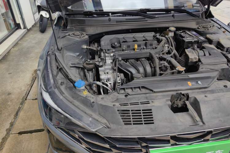 Used Hyundai Elantra 2022 1.5L CVT LUX Prestige Edition Engine Bay Right