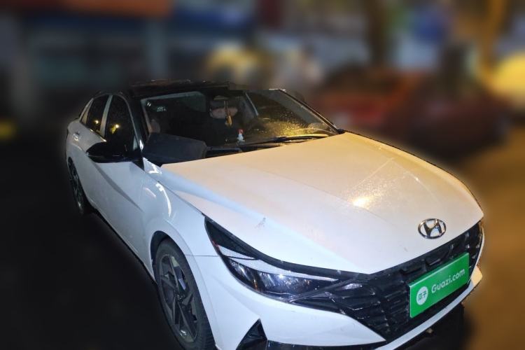 Used Hyundai Elantra 2022 1.5L CVT LUX Prestige Edition Front Right 45 Deg