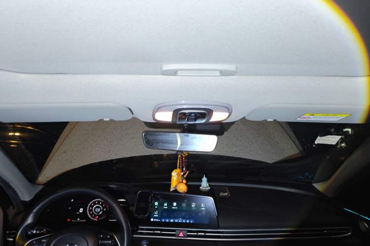 Used Hyundai Elantra 2022 1.5L CVT LUX Prestige Edition Headliner