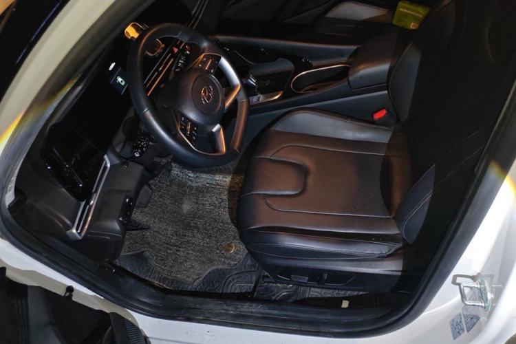 Used Hyundai Elantra 2022 1.5L CVT LUX Prestige Edition Left Front Seat