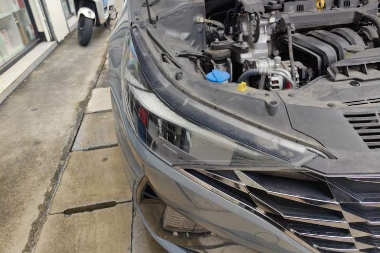 Used Hyundai Elantra 2022 1.5L CVT LUX Prestige Edition Right Front Headlight