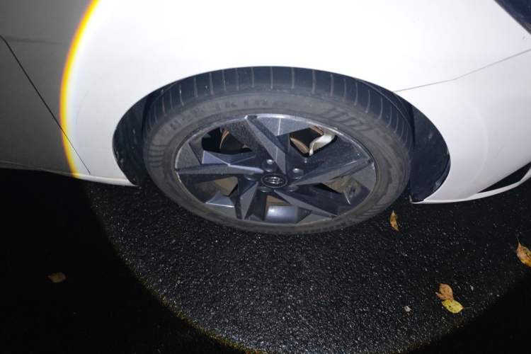 Used Hyundai Elantra 2022 1.5L CVT LUX Prestige Edition Right Front Wheel Hub