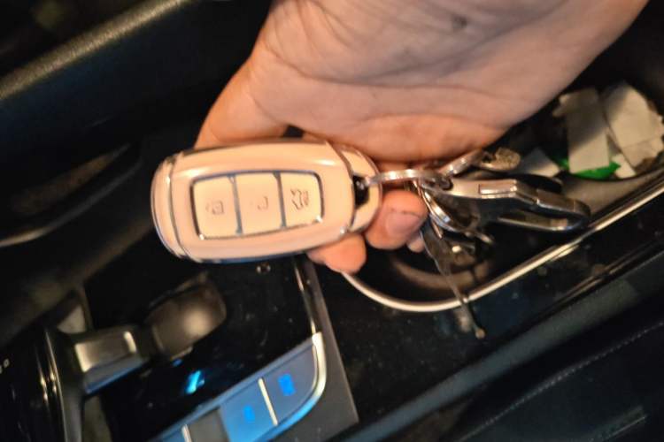 Used Hyundai Elantra 2022 1.5L CVT LUX Prestige Edition Vehicle Key