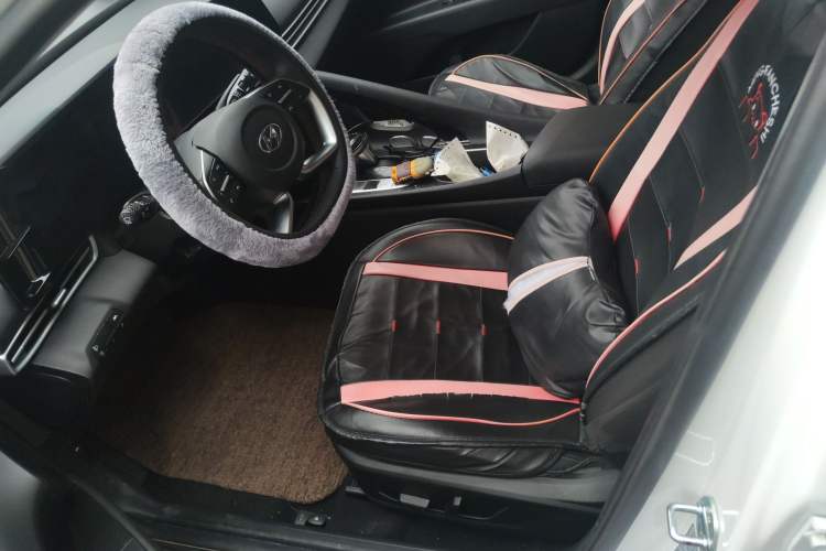 Used Hyundai Elantra 2022 1.5L CVT LUX Prestige Edition Left Front Seat
