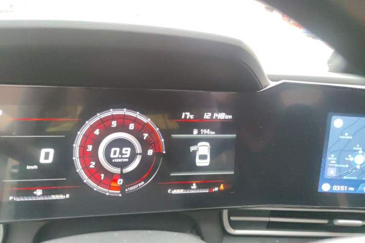 Used Hyundai Elantra 2022 1.5L CVT LUX Prestige Edition Odometer Close Up