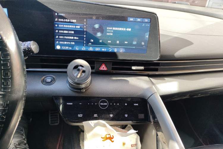 Used Hyundai Elantra 2022 240TGDi DCT TOP Flagship Edition Audio And AC Panel
