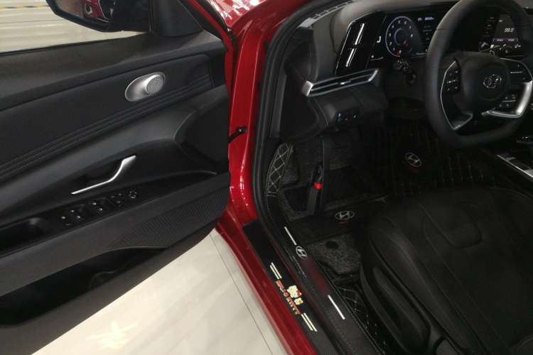 Used Hyundai Elantra 2022 1.5L CVT GLX Elite Edition Driver Seat