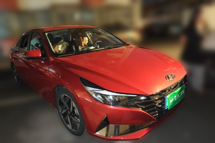 Used Hyundai Elantra 2022 1.5L CVT GLX Elite Edition Front Right 45 Deg