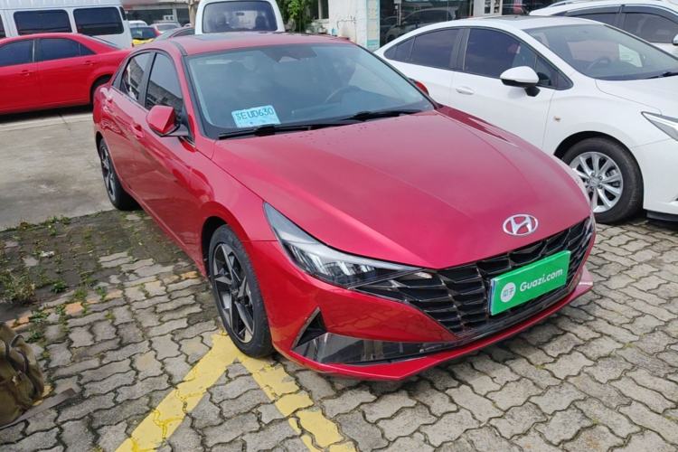 Used Hyundai Elantra 2022 1.5L CVT LUX Prestige Edition Front Right 45 Deg