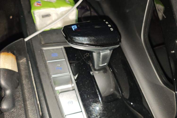 Used Hyundai Elantra 2022 1.5L CVT GLX Elite Edition Gear Lever