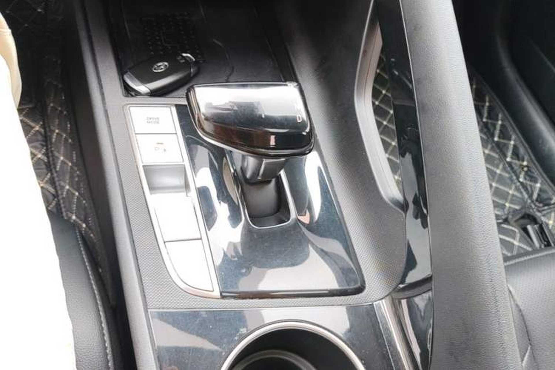 Used Hyundai Elantra 2022 1.5L CVT LUX Prestige Edition Gear Lever