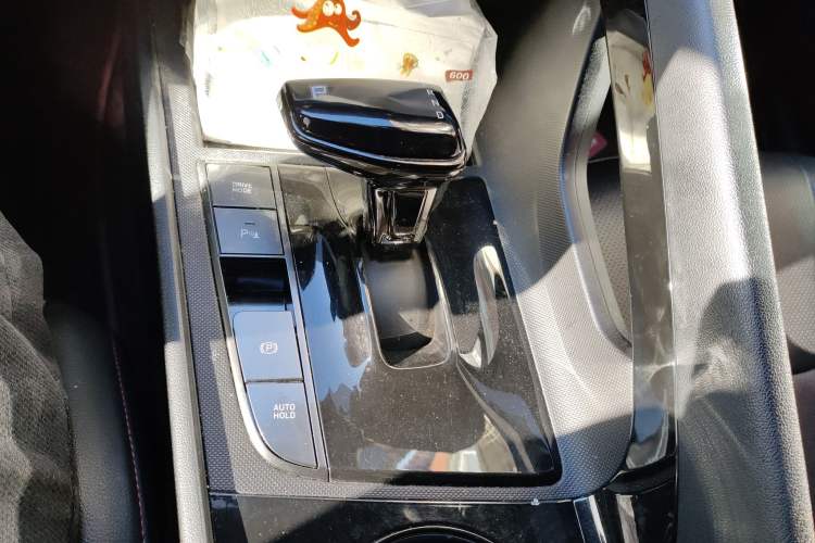 Used Hyundai Elantra 2022 240TGDi DCT TOP Flagship Edition Gear Lever