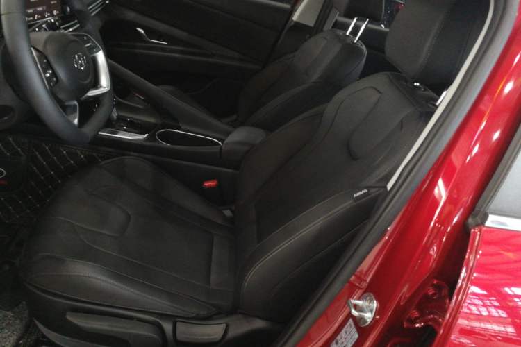 Used Hyundai Elantra 2022 1.5L CVT GLX Elite Edition Left Front Seat