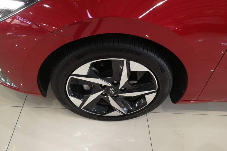 Used Hyundai Elantra 2022 1.5L CVT GLX Elite Edition Left Front Wheel Hub