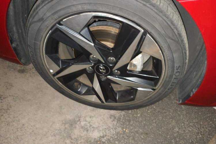 Used Hyundai Elantra 2022 1.5L CVT GLX Elite Edition Right Front Wheel Hub