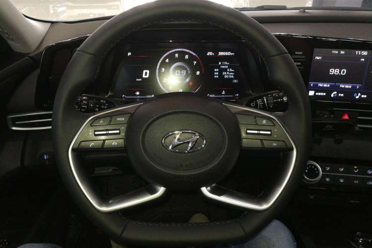 Used Hyundai Elantra 2022 1.5L CVT GLX Elite Edition Steering Wheel