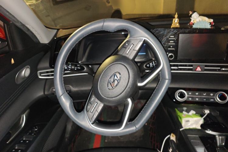 Used Hyundai Elantra 2022 1.5L CVT GLX Elite Edition Steering Wheel
