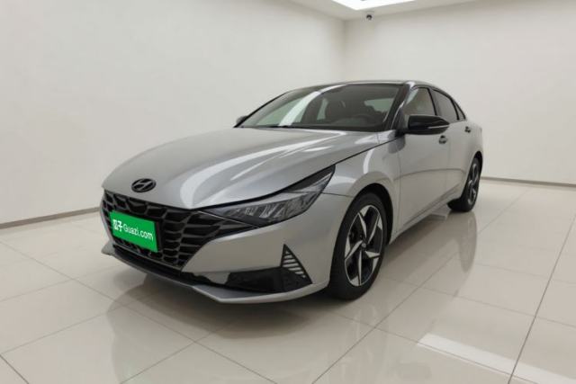 Hyundai Elantra 2022 1.5L CVT LUX Prestige Edition مستعملة