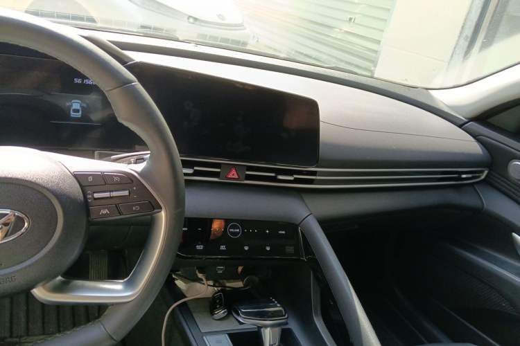 Used Hyundai Elantra 2022 1.5L CVT LUX Prestige Edition Audio And AC Panel