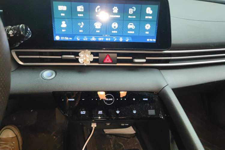 Used Hyundai Elantra 2022 1.5L CVT LUX Prestige Edition Audio And AC Panel