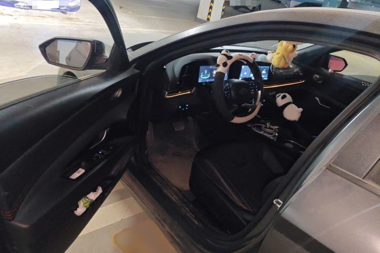 Used Hyundai Elantra 2022 1.5L CVT 20th Anniversary Edition Driver Seat